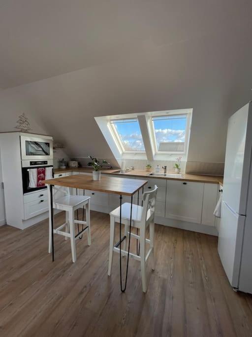 Appartement Cosy Sous Les Toits Lion-sur-Mer Exterior foto
